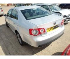 geam usa spate vw jetta motor bkd 2.0tdi