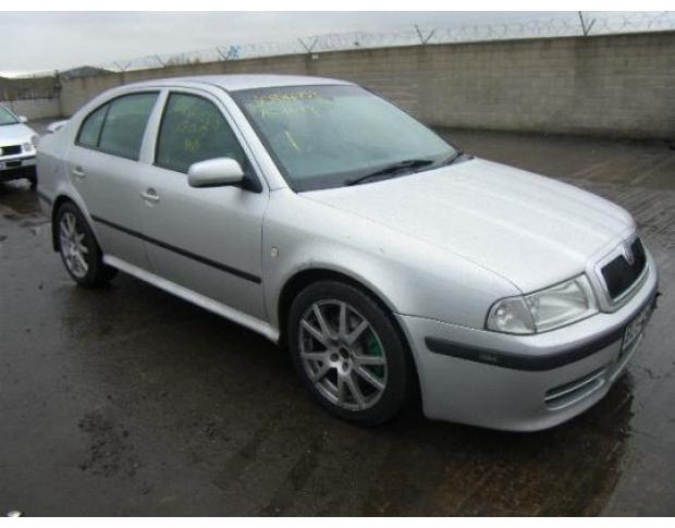 aripa stanga spate 1.8t skoda octavia